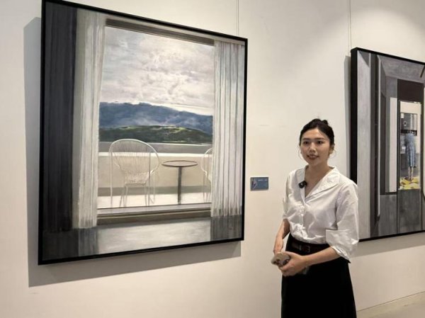 炒股配资之家 用画笔捕捉生活的哲学瞬间  青年油画家李潇个展亮相山东美术馆